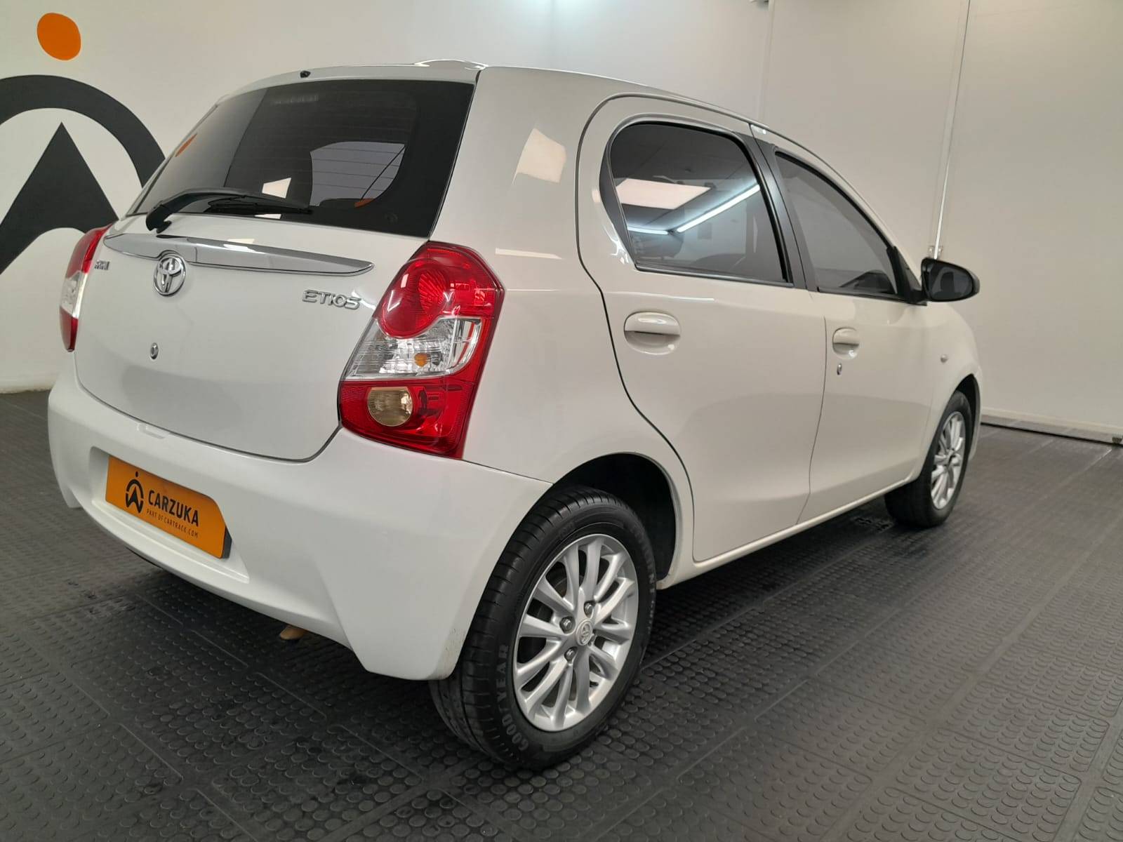 Used 2013 Toyota Etios hatch 1.5 Xs for sale in EASTGATE, JOHANNESBURG ...